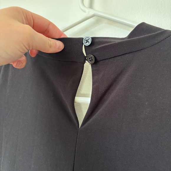 🎉4/30$🎉 Tommy Hilfiger Black Sleeveless Twist Neck Top - Size L - Picture 5 of 6